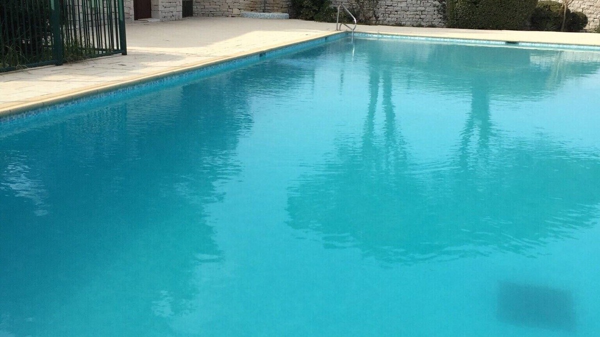 Gassin House | House for rent gulf of St Tropez 2 bedrooms in residence with swimming pool tennis