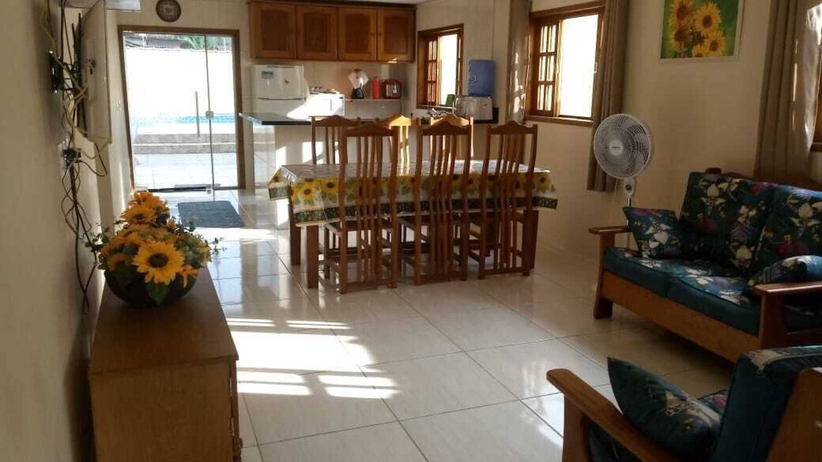 Maranduba House | House for rent with pool 300 meters from maranduba beach
