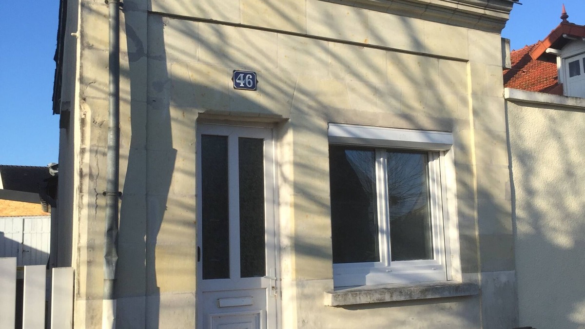 Longue-Jumelles House | House