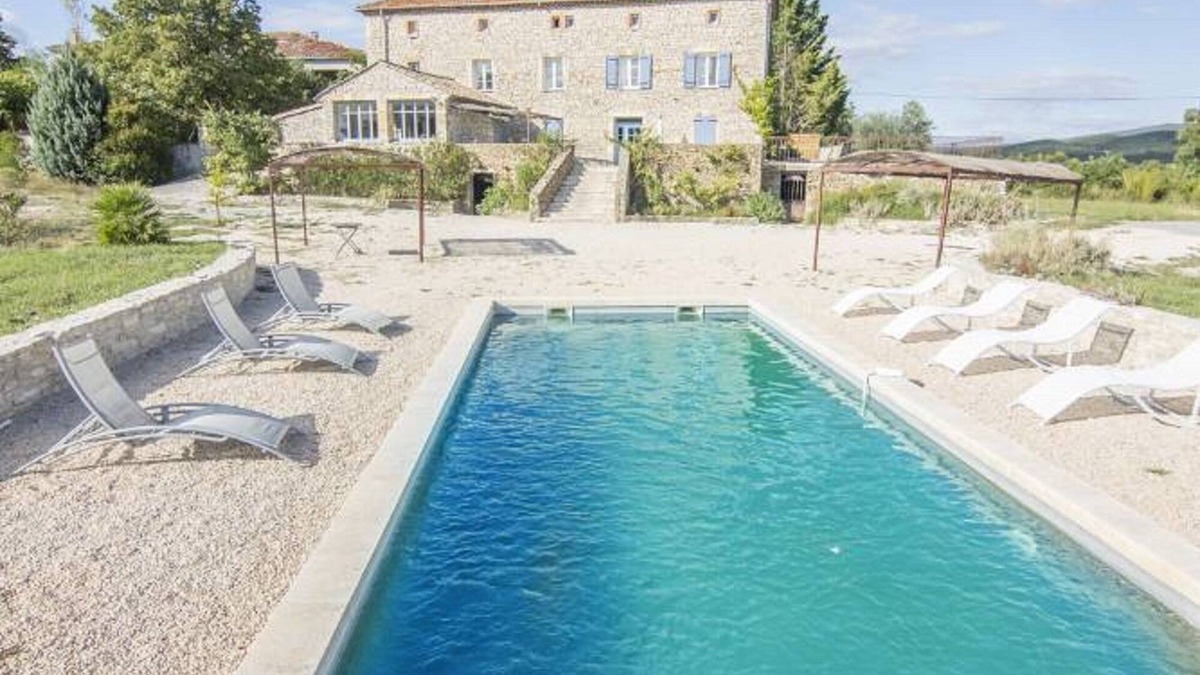 Saint-Hippolyte-de-Caton Other | House with garden