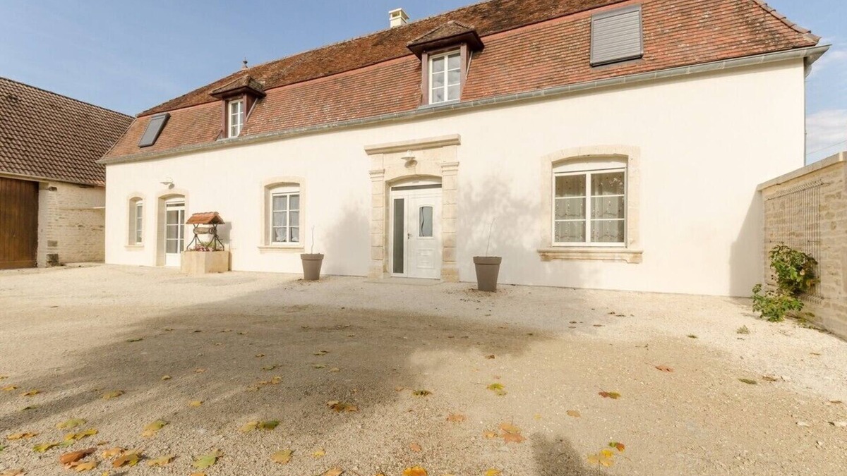 Saint-Usage House | House