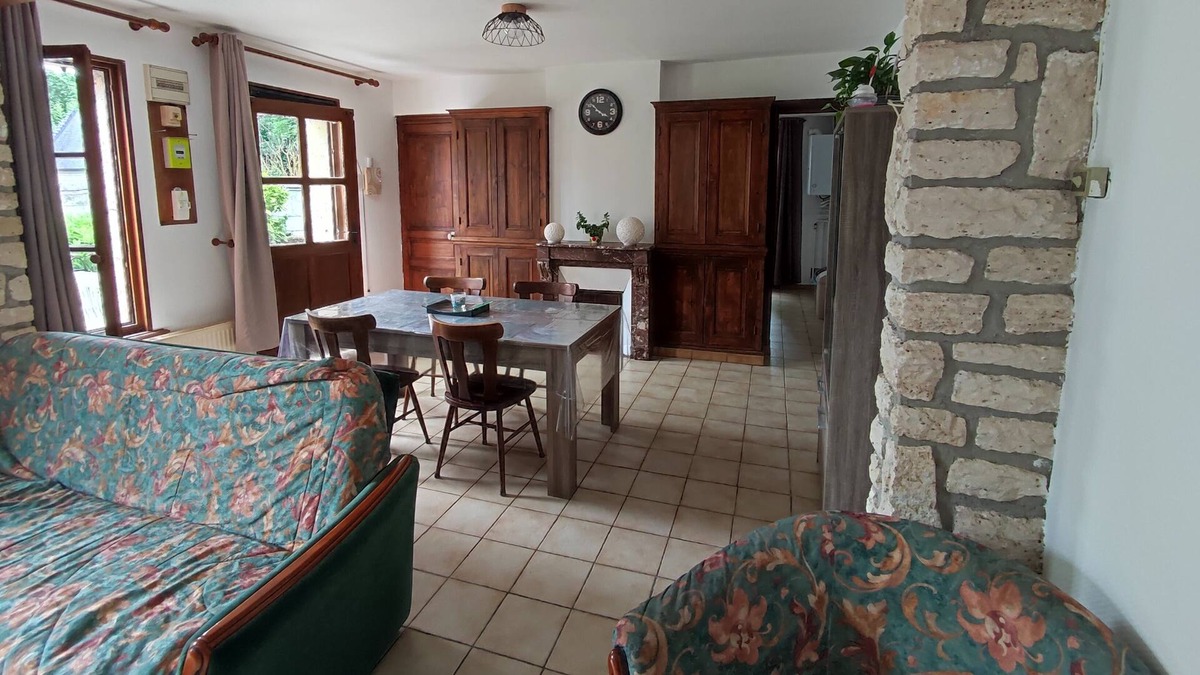 Vic-sur-Aisne House | House