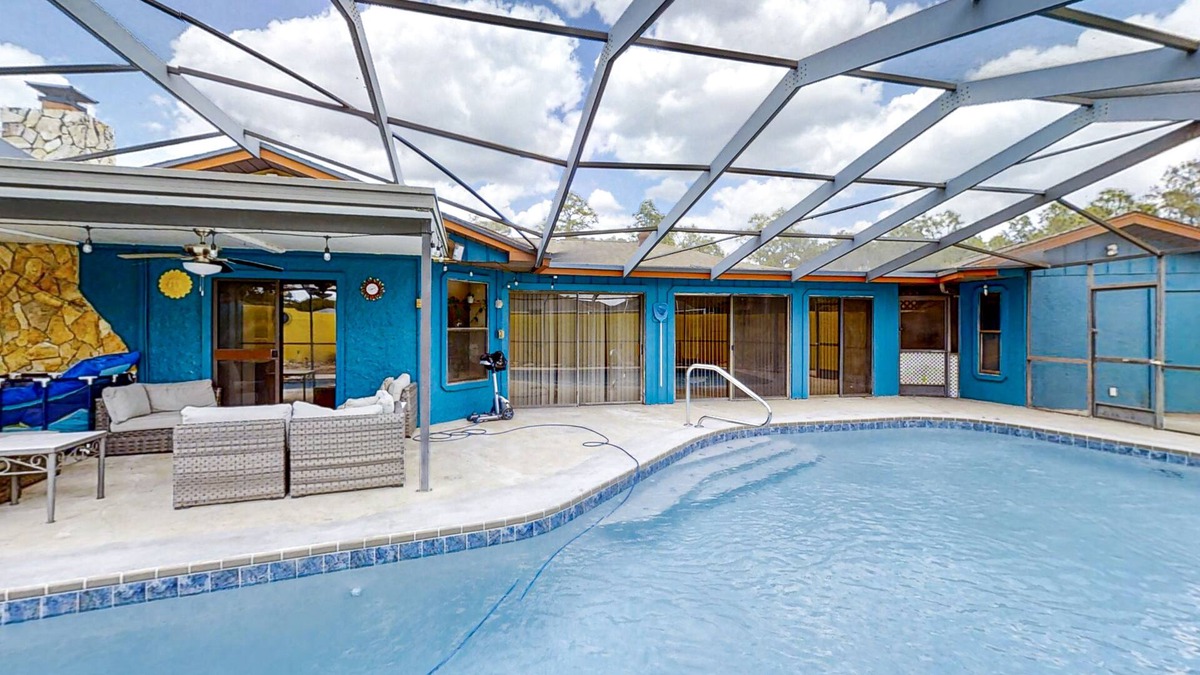Spring Hill House | House & Hideaway with private pool, lanai, W/D, & dog-friendly