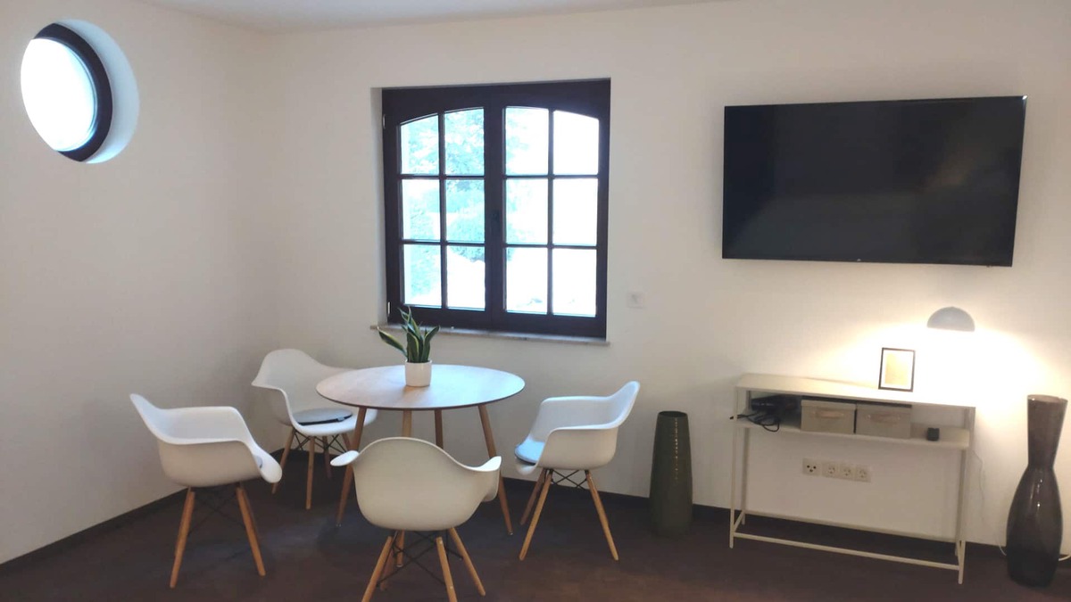Luebars House | house horseshoe