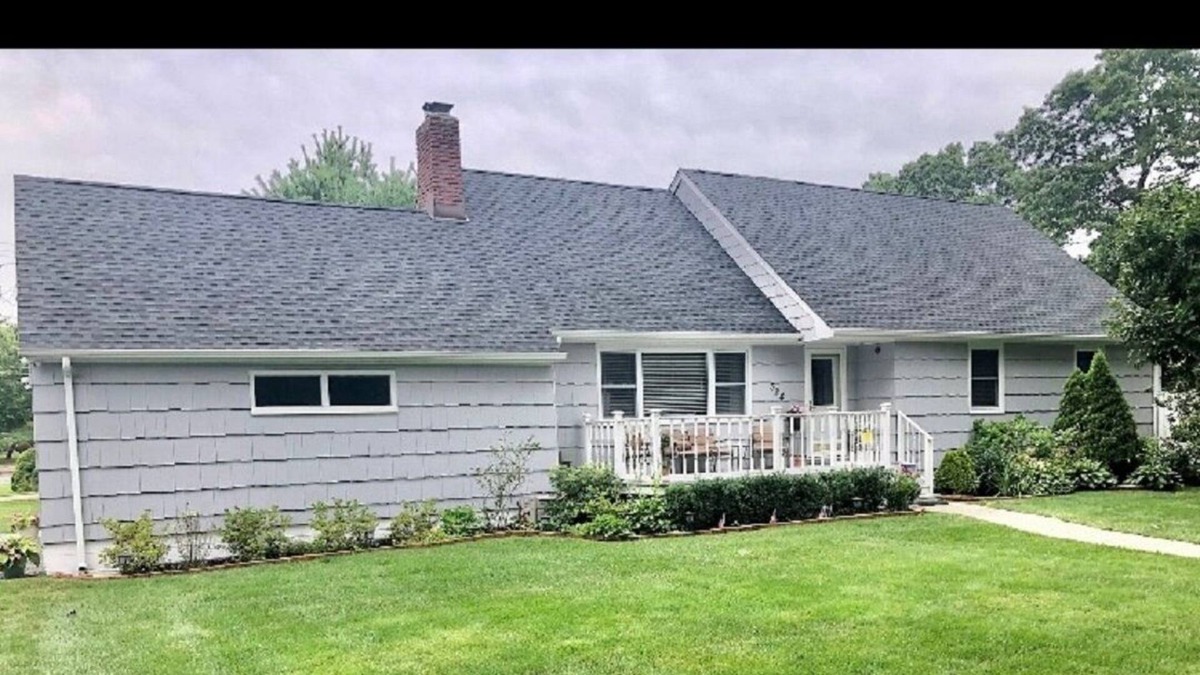 Manorville House | House ,hot tub, pool table, fireplace, barbecue área,soccer área, beach outlets