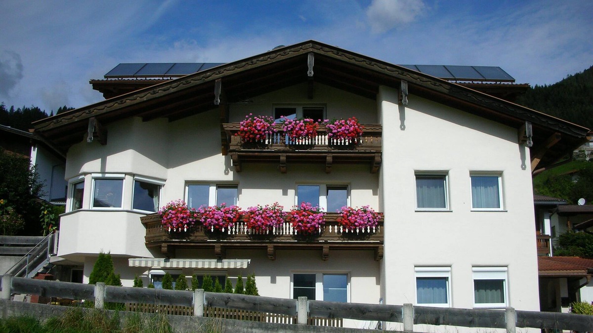 Telfes im Stubai Apartment | House Hutter, 2-6 persons, sunny, children friendly, near Schlick