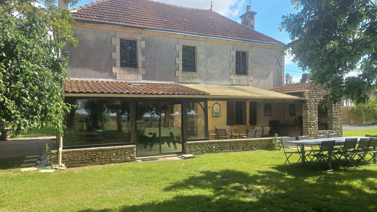 Mareuil-Sur-Lay-Dissais House | House in Vendée with swimming pool