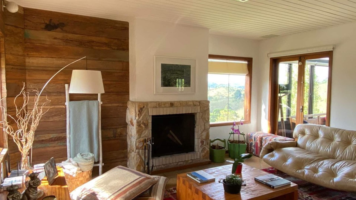 Campos do Jordao Cabin | House in a gated community, modern, cozy and well located.