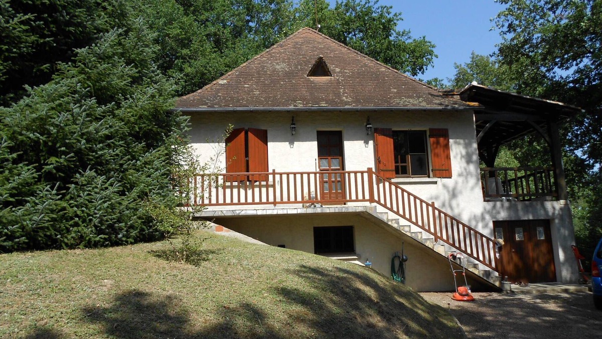Montpon-Menesterol House | House in a natural setting, quiet and fresh air of the countryside