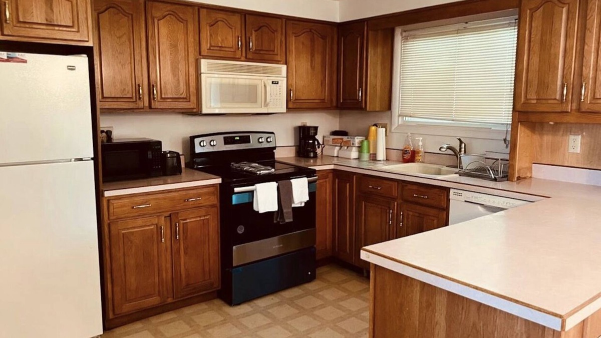 McKnight House | House in a very quiet and safe neighborhood. Very close to stores &gas stations.