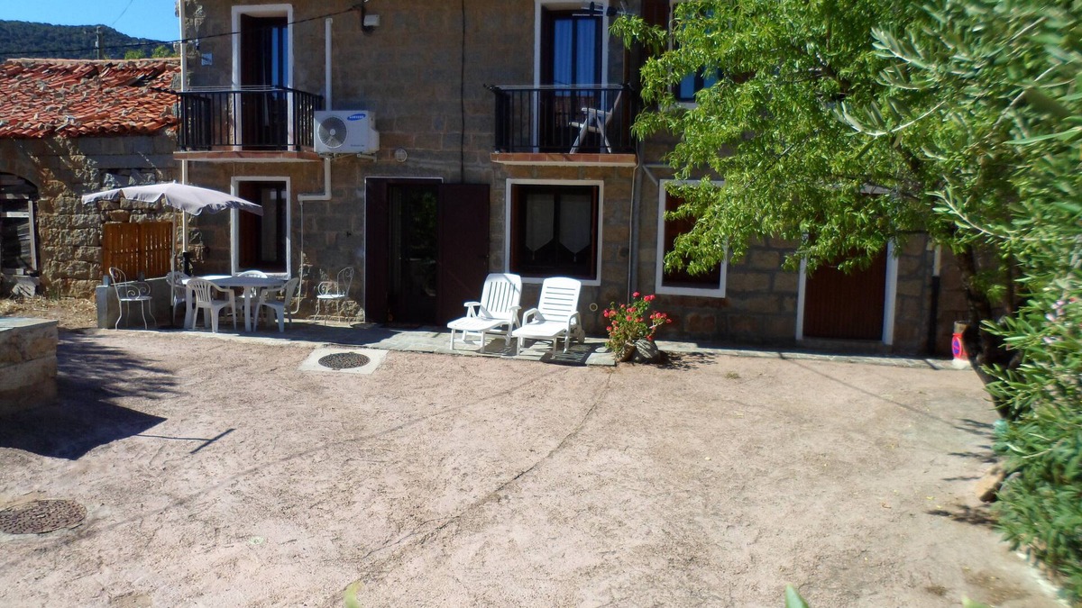 Monacia-d'Aullene House | House in authentic village between sea and mountains.