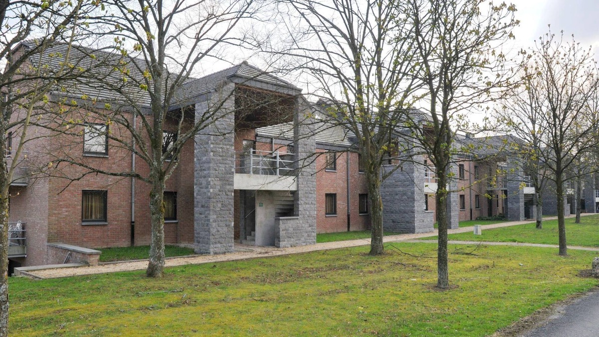 Bohon Apartment | House in Belgium with Pool near Les Jardins du Golf