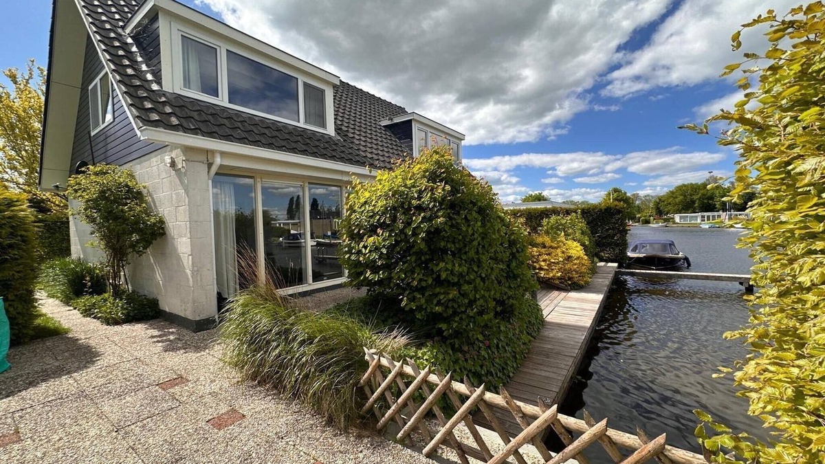 Boornzwaag House | House in Boornzwaag with Private Jetty