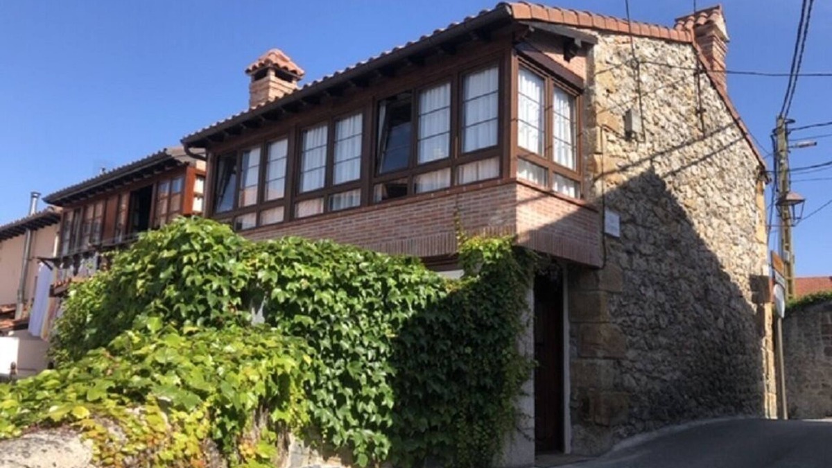 Comillas City Center House | House in Comillas near the center