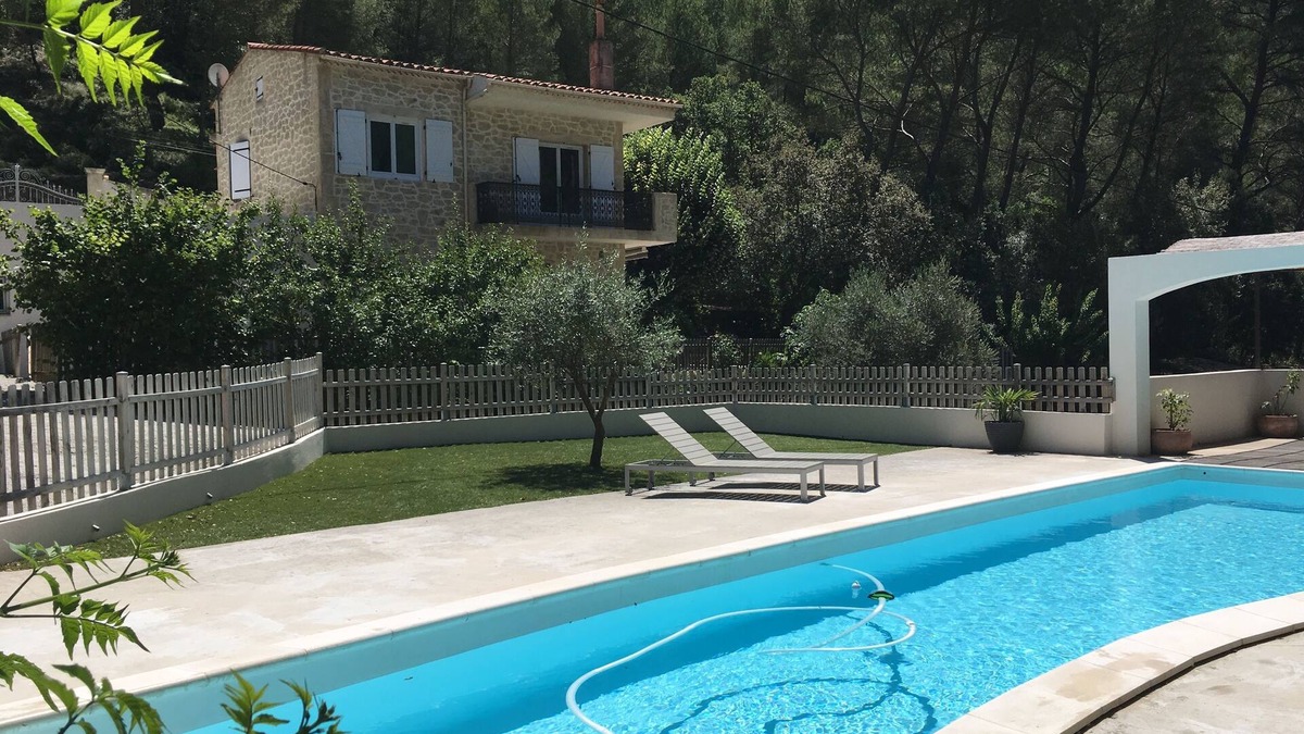 Cuges-les-Pins Villa | House in Cuges les Pins, absolute calm in the hill, with swimming pool