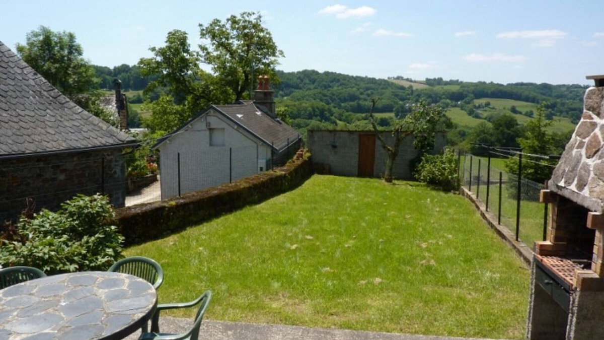 Drugeac Cottage | House in Drugeac with 4 bedrooms, garden and pets allowed