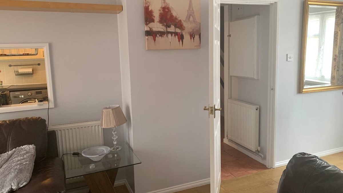 Dunstable House | House in Elm Park, 15min drive from luton airport, Free WIFI, Free Parking