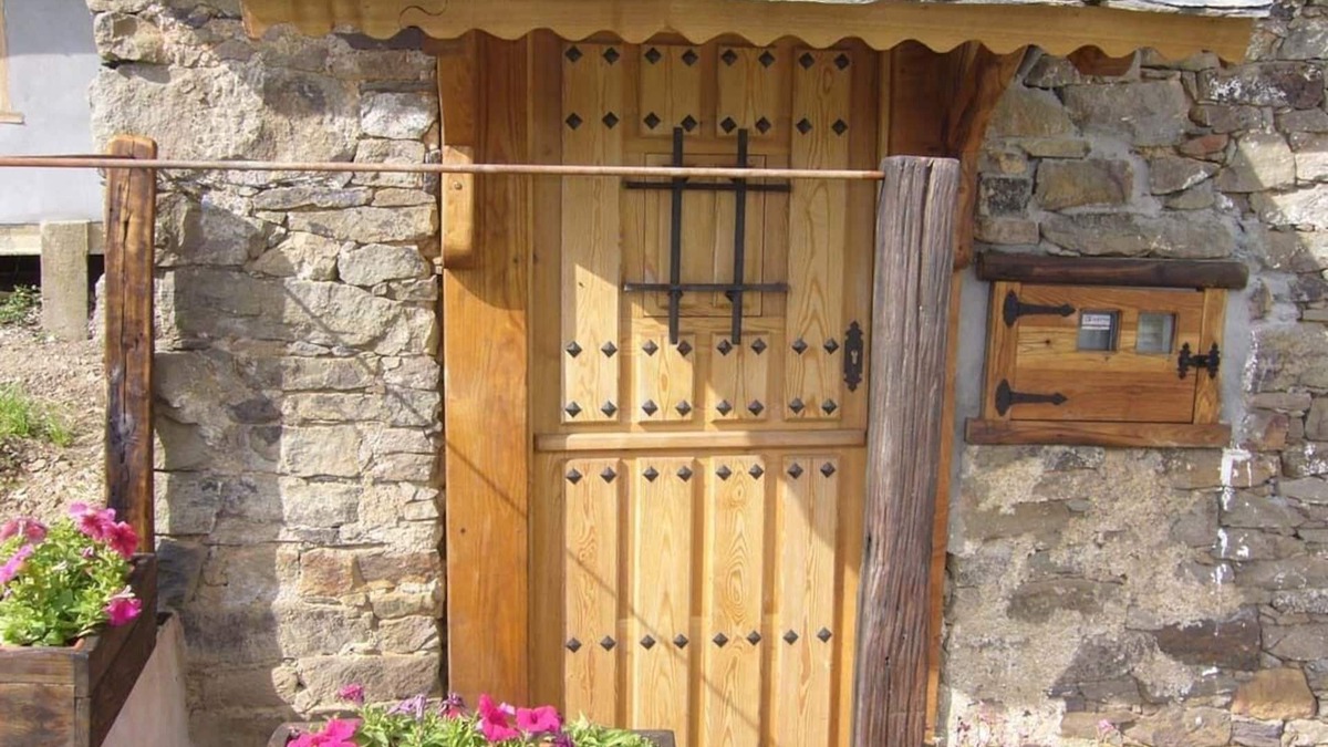Noceda Cottage | House in quiet village. Ideal couples, and friends, in Noceda del Bierzo León.