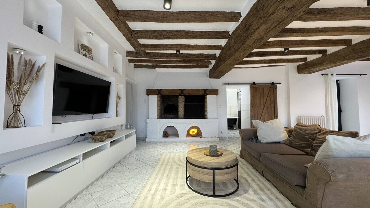 Mansigne House | House in Mansigné with Fenced Garden