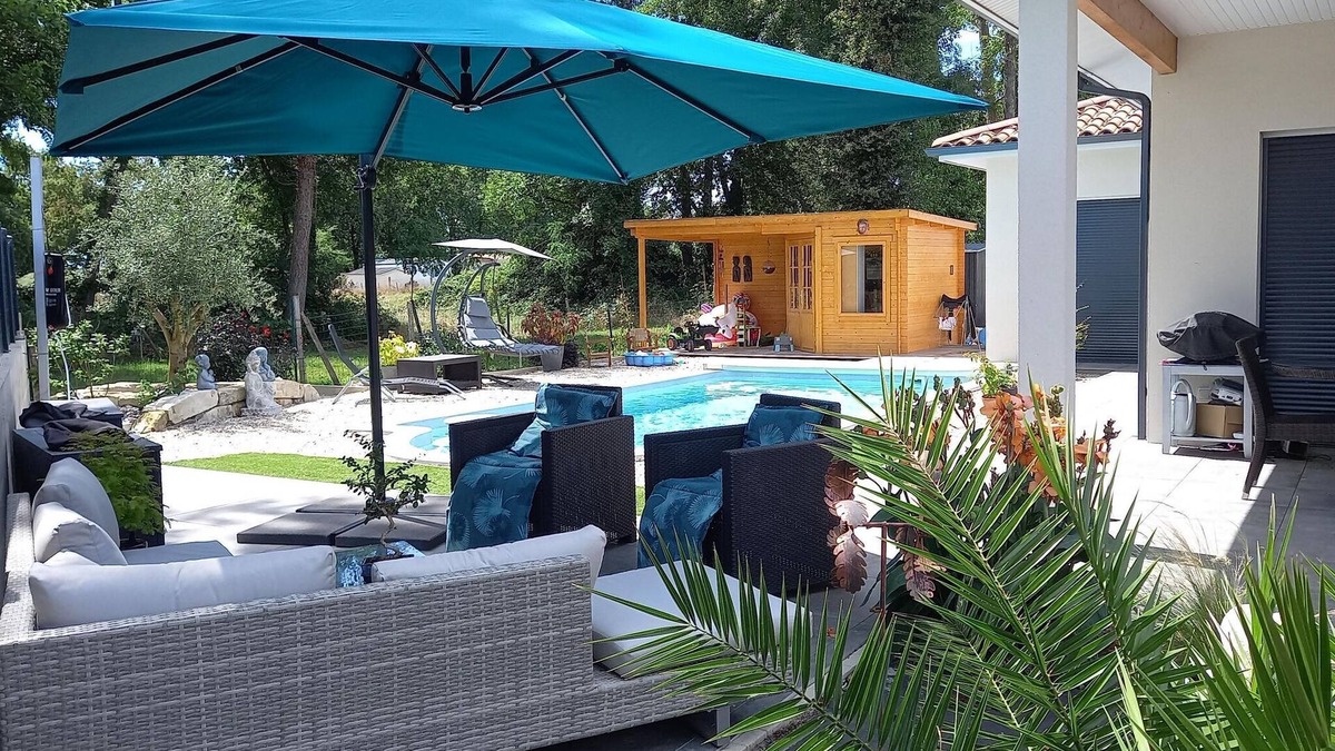 Margaux-Cantenac House | House in Margaux with Saltwater Pool & Vineyards