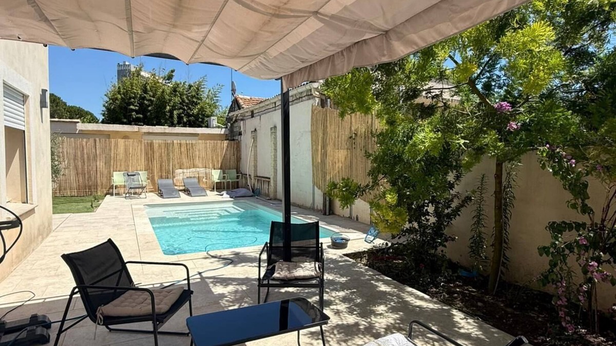 Route d'Arles House | House in Nimes, 10 minutes from downtown with swimming pool.