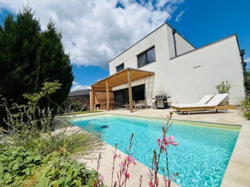 Pezinok Villa | House in Pezinok with swimming pool, Bratislava