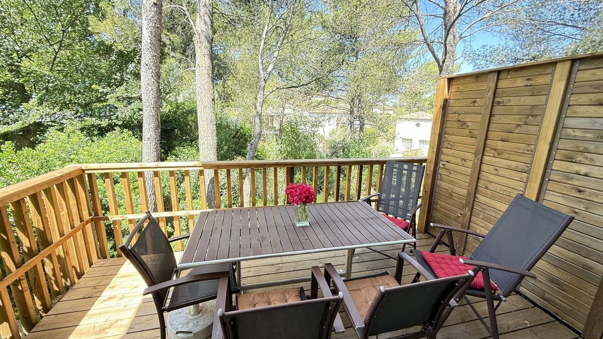 Pont Royal House | House in Provence with Pool and Air Conditioning
