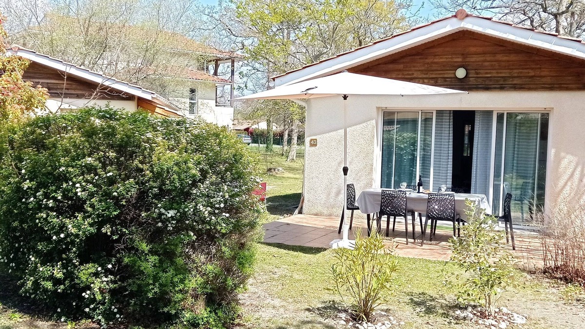 Hourtin Port House | house in residence with swimming pool