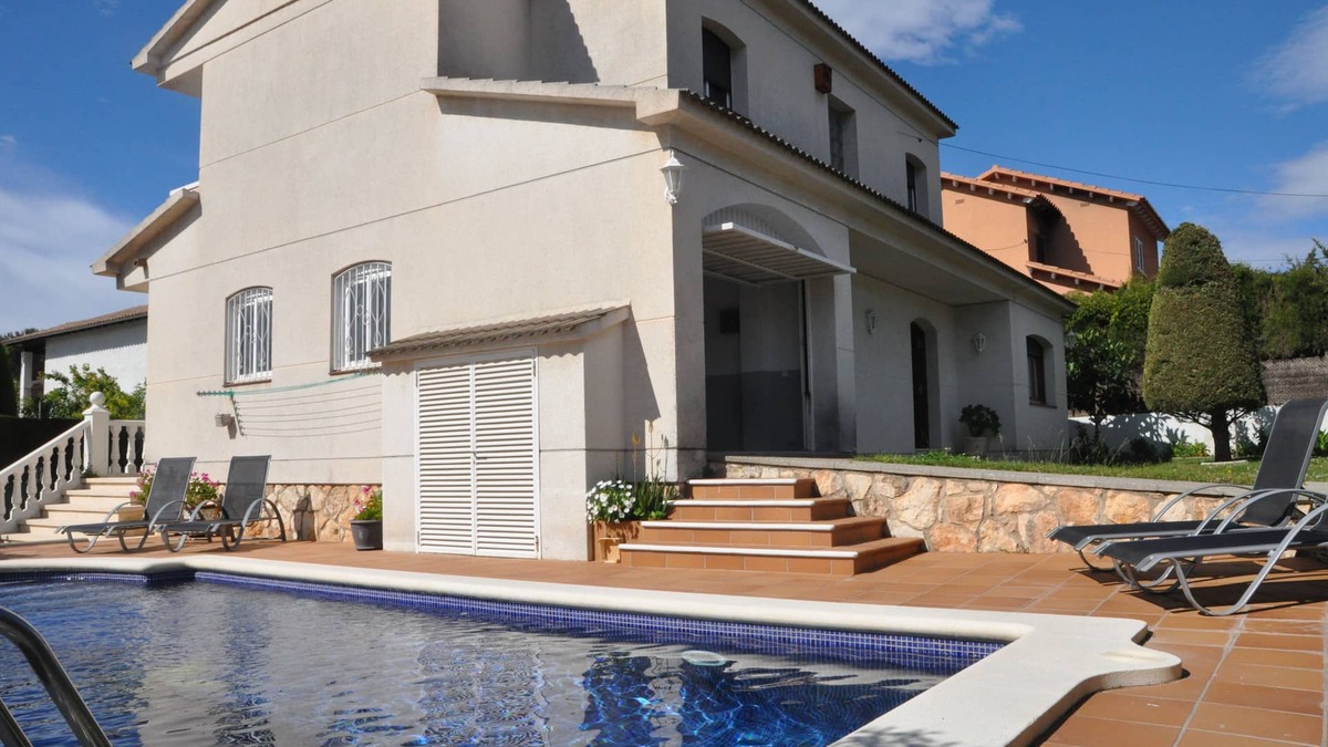 El Roc de Sant Gaieta House | House in Roda de Berà, with private pool and tennis court!
