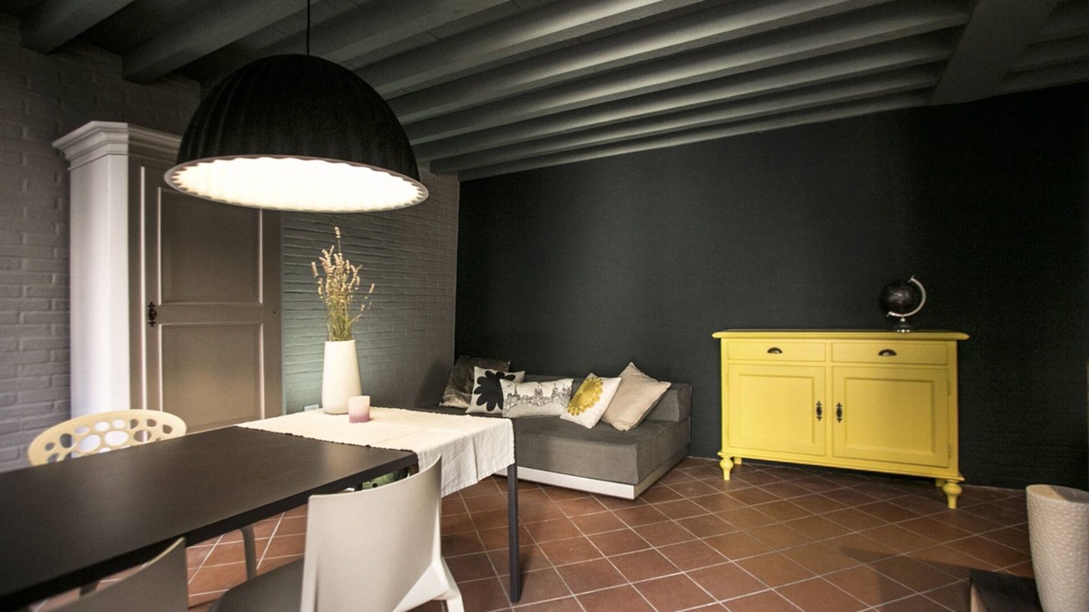Ferrara House | House in the center with parking