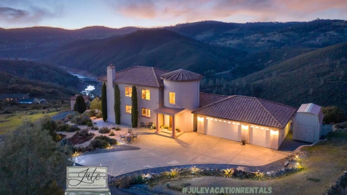Greater Sacramento House | House In The Clouds!