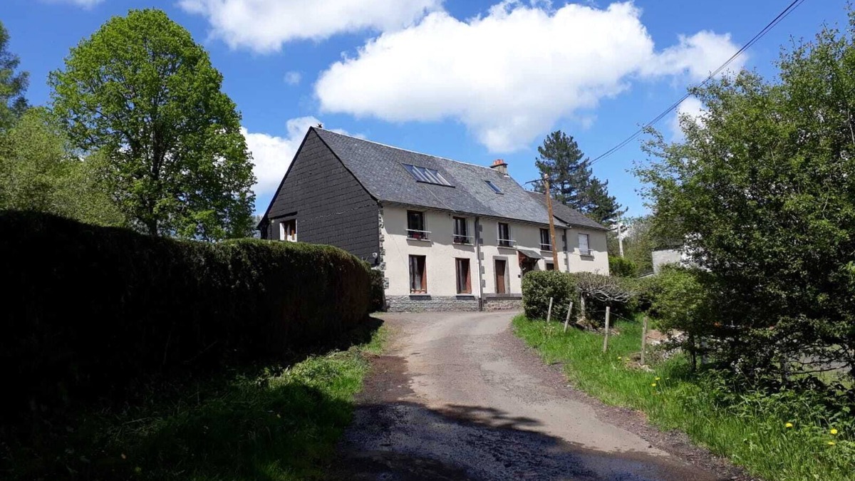 Saint-Sauves-d'Auvergne House | House in the countryside 4 minutes from La Bourboule.