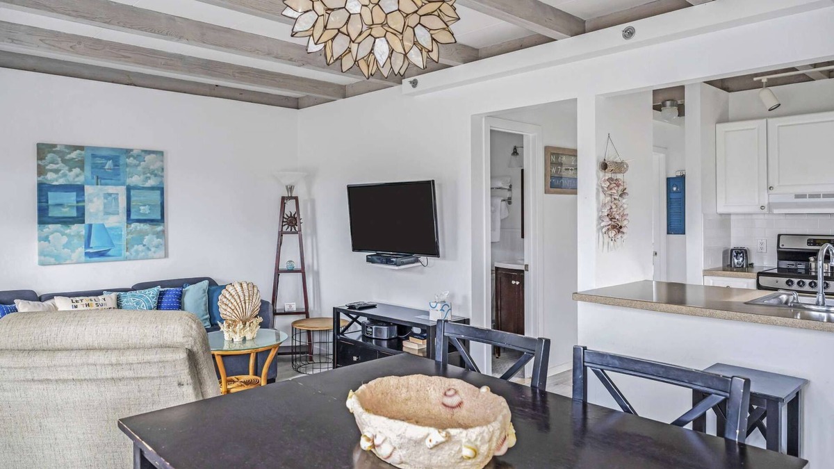 Napeague Apartment | House in the Great Western 2BR w/PKG | Tennis+WiFi