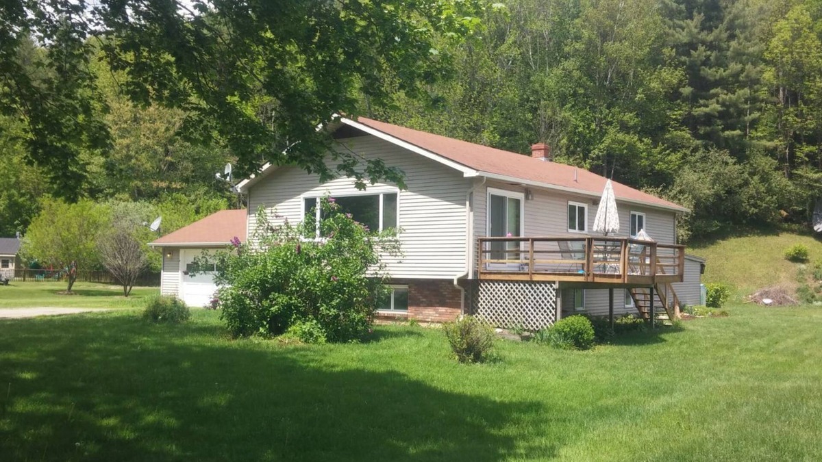 Hancock House | House in the heart of the Green Mnts. Hiking/biking trails. Something for all.