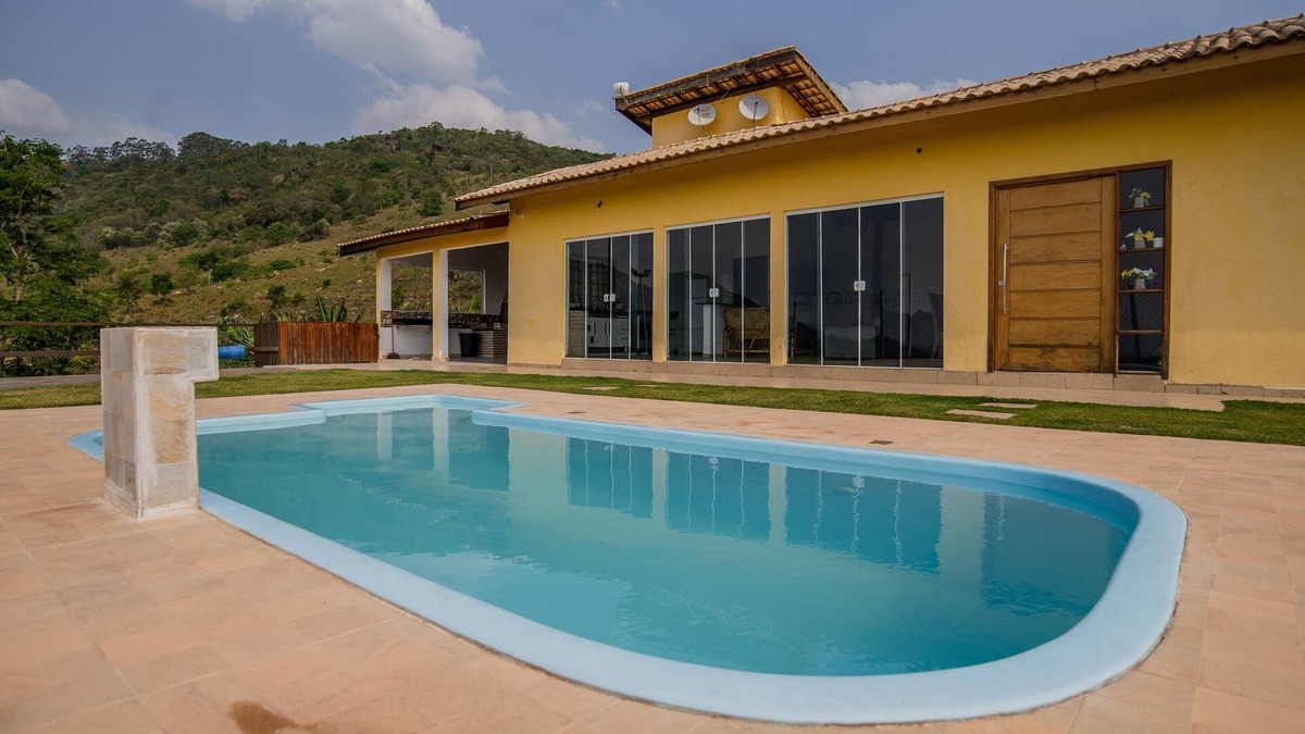 Jardim Brasil House | House in the hills with wonderful view, quiet and cozy place