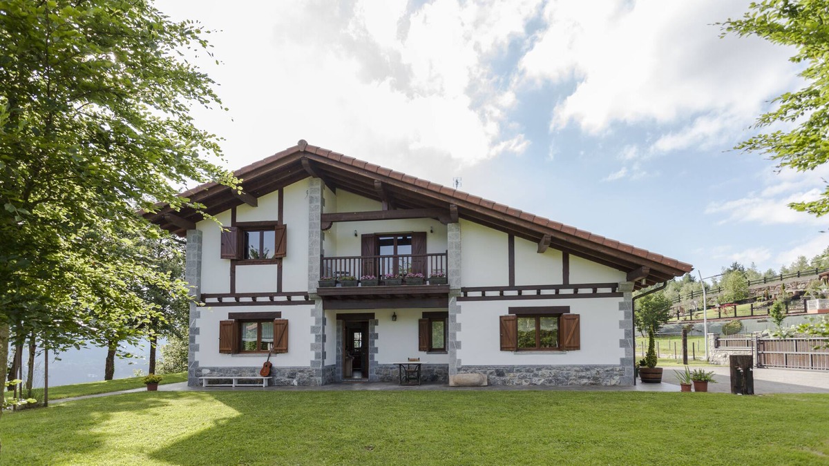 Dima House | House in the valley of Arratia. Near Bilbao, San Sebastian, Vitoria and Pamplona.