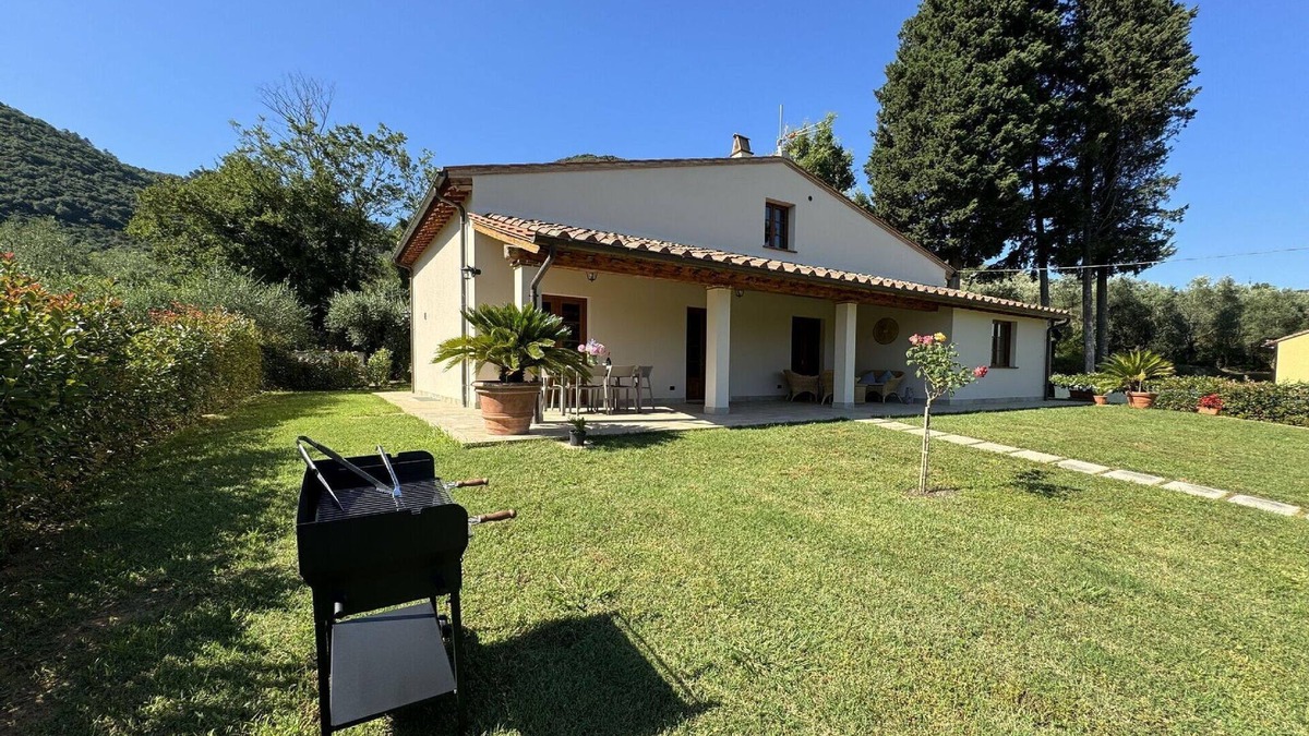 Santa Maria del Giudice Villa | House in Tuscany near Pisa & Lucca