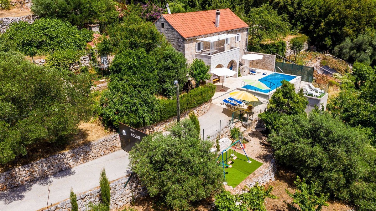 urinici House | House Kočan-Four Bedroom Villa with Terrace and Swimming Pool