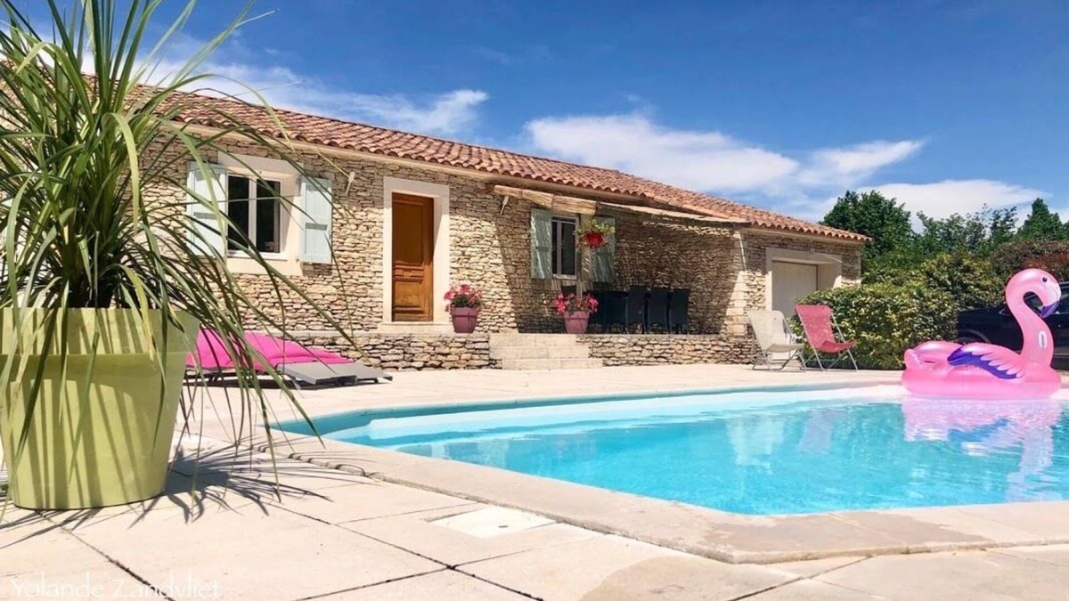 Gordes House | House La Luberonne Gordes Vaucluse Provence. Heated pool from May 15.