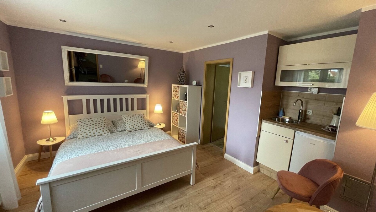 Leopoldshagen Apartment | House-Lena Leopoldshagen Apartment Lila