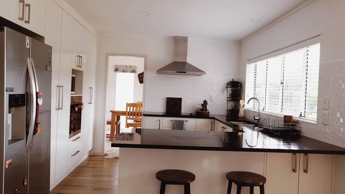 Auckland House | House Located at Central of East Auckland Walking to Botany Shopping Mall n