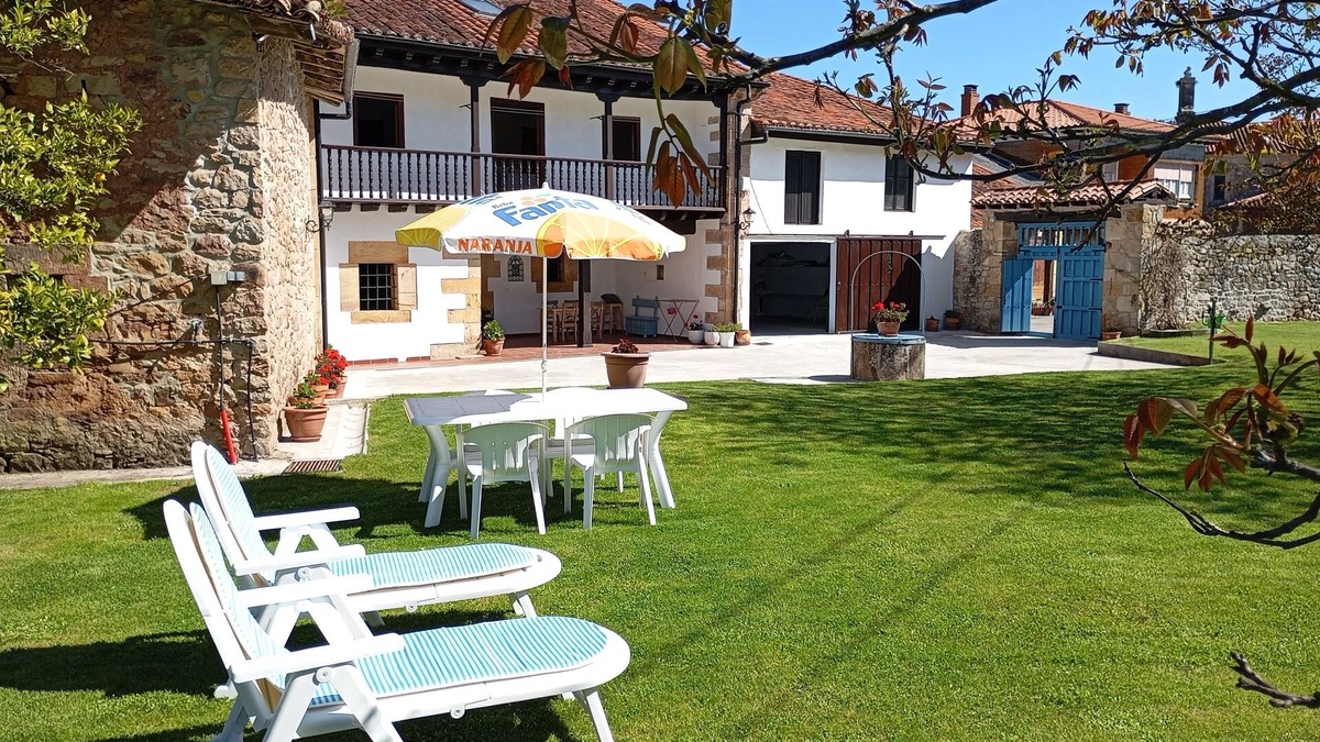 Mazcuerras House | HOUSE LOS NOGALES DE IBIO