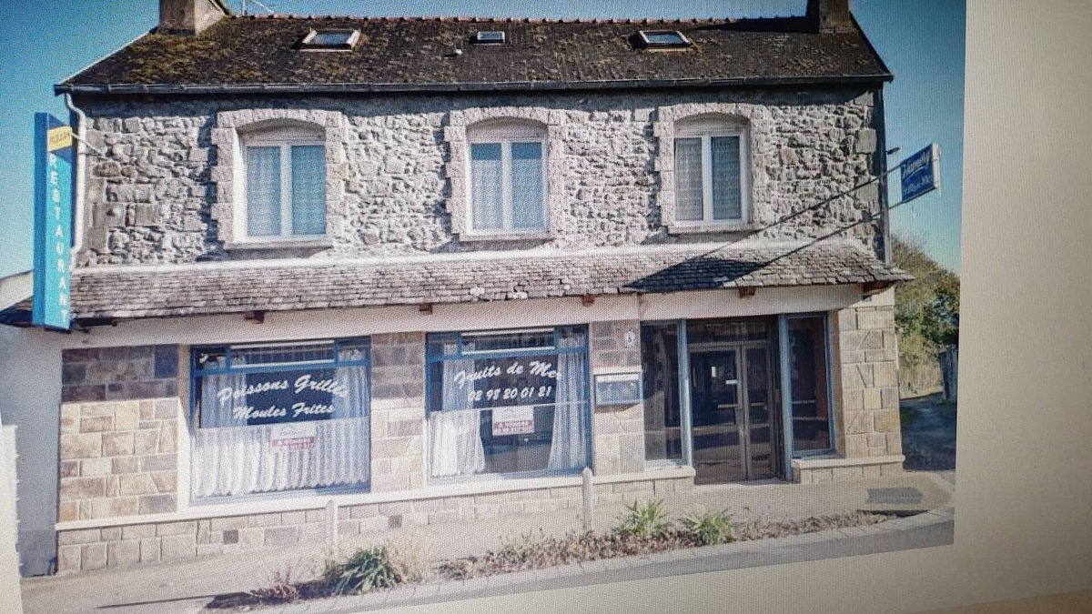 Hopital-Camfrout House | House near sea in former Restaurant Bar with spa access