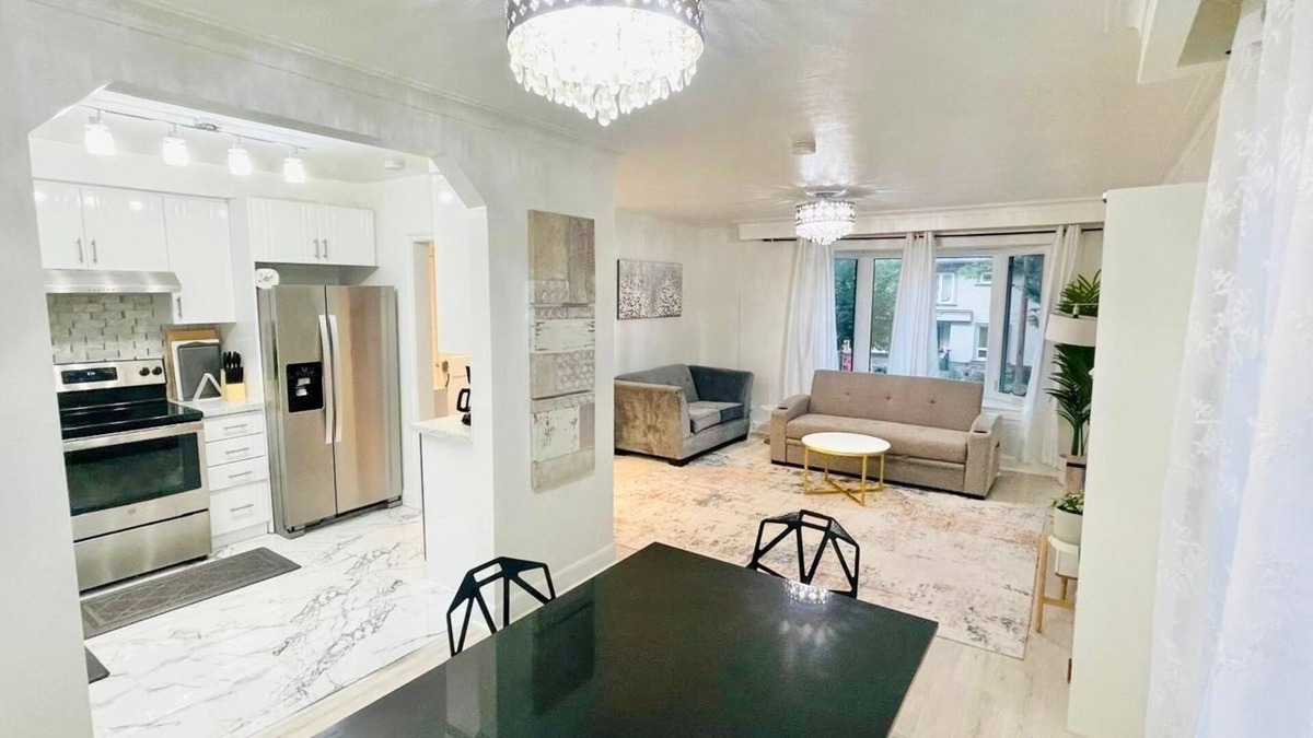 Toronto House | House near Toronto Pearson Airport