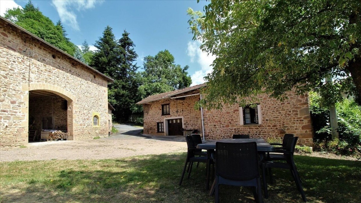 Cours House | House No. 1050 in THEL MOUNTAINS BEAUJOLAIS