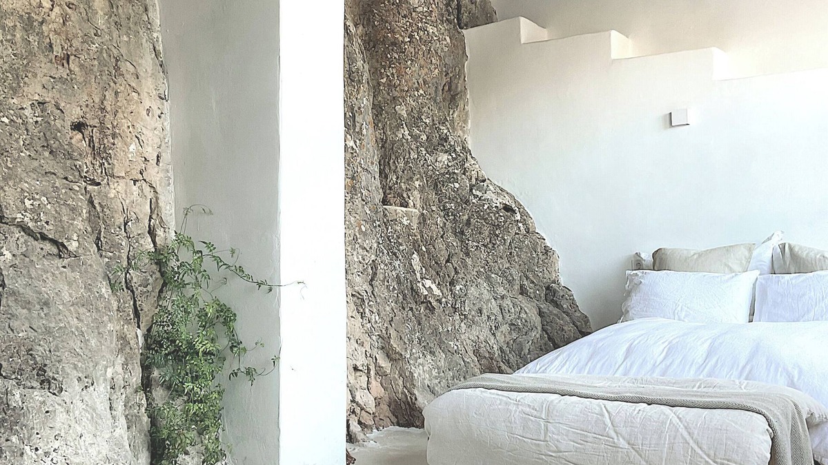 Montejaque House | House No.45 is spectacularly built on the rock of El Tajo, Montejaque.