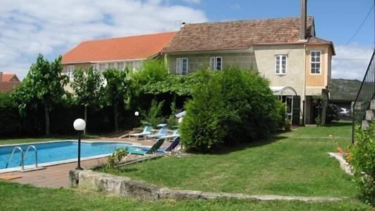 Ponte Caldelas Cottage | House of Anceu for 8 people