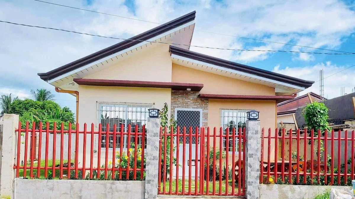 Daet House | House of David-comfortable stay 10 min to the beach.