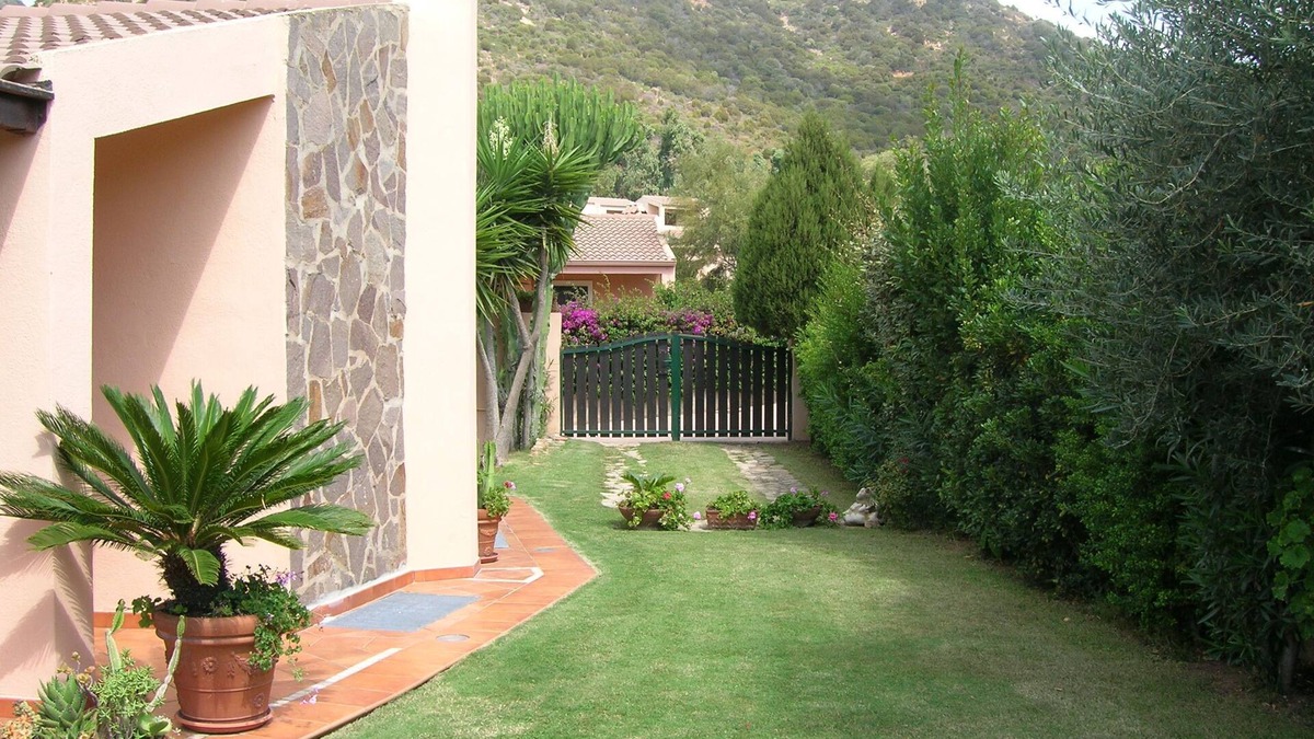 Teulada House | House of Flowers TUERREDDA. Unlimited WiFi.