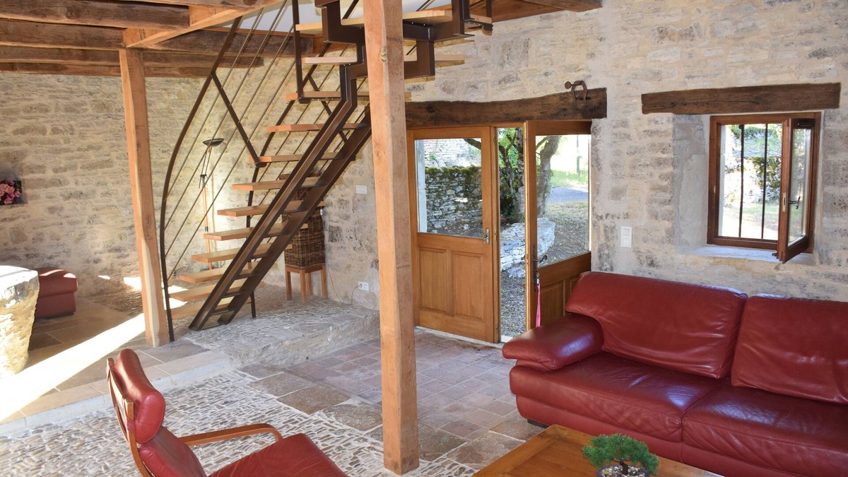 Montgesty House | House of Quercy stone bread oven and wine press of the 18th century
